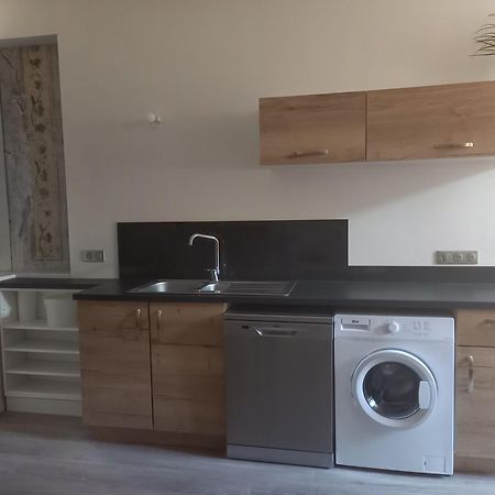 Apartamento Les Meubles Du Colombier Lons-le-Saunier Exterior foto