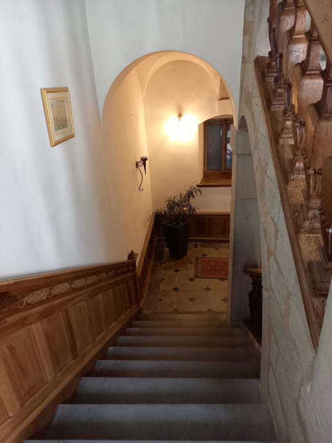 Apartamento Les Meubles Du Colombier Lons-le-Saunier Exterior foto