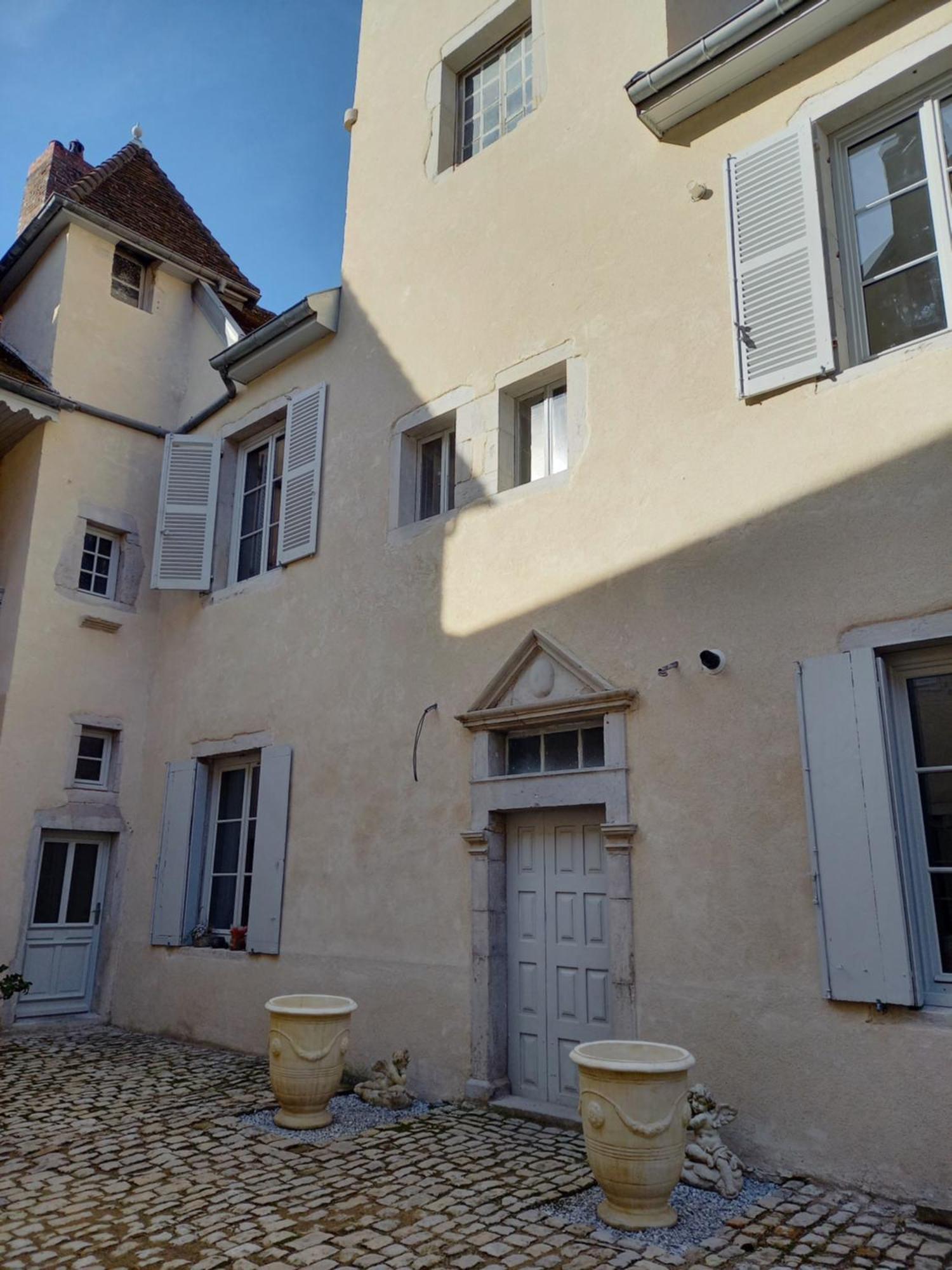 Apartamento Les Meubles Du Colombier Lons-le-Saunier Exterior foto